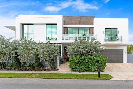 1111 SE 9th Ave Fort Lauderdale, FL 33316