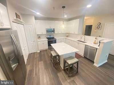 400 Symphony Circle #208I Cockeysville, MD 21030