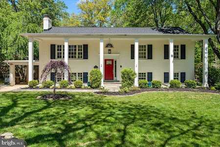 8907 Camden St Alexandria, VA 22308