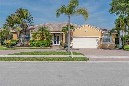 740 SW 189th Ter Pembroke Pines, FL 33029