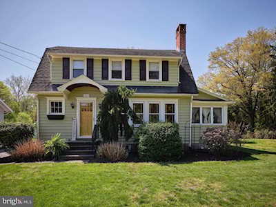 1219 Easton Rd Riegelsville, PA 18077