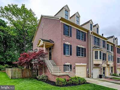 1013 Hidden Moss Dr Cockeysville, MD 21030