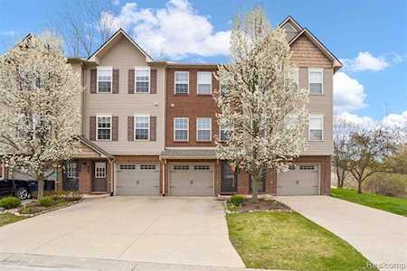 1602 Pinecroft Ln Howell Twp, MI 48855