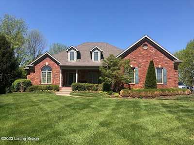 2230 Highland Springs Pl Louisville, KY 40245