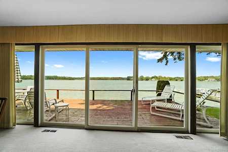 445 E 680 S Wolcottville, IN 46795