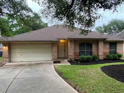 6437 Old Harbor LN Austin, TX 78739