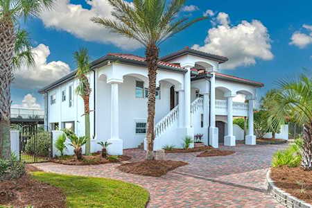 602 Magnolia Dr Destin, FL 32541