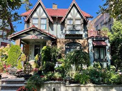10-12 Columbia Terrace Weehawken, NJ 07086