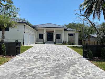 216 SW 19th Ave Fort Lauderdale, FL 33312
