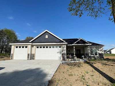 2262 Highlander Drive Warsaw, IN 46580