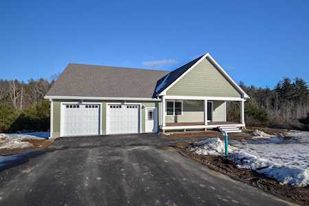 7 Hetnar's Way Epping, NH 03042