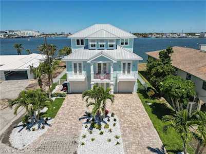 290 Carolina Ave Fort Myers Beach, FL 33931