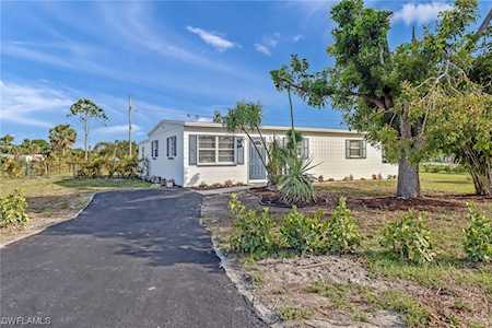 931 Tropical Palm Ave North Fort Myers, FL 33903