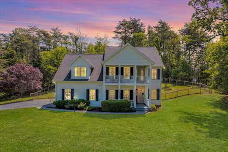 97 Five Moons Troutville, VA 24175