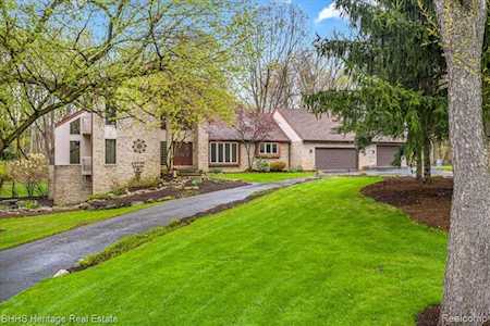 2862 Foxfire Dr Milford Twp, MI 48380