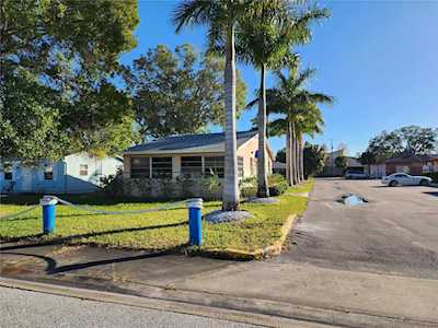 372 51st Ave N St. Petersburg, FL 33703