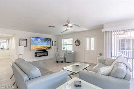 1549 Sandpiper St #88 Naples, FL 34102