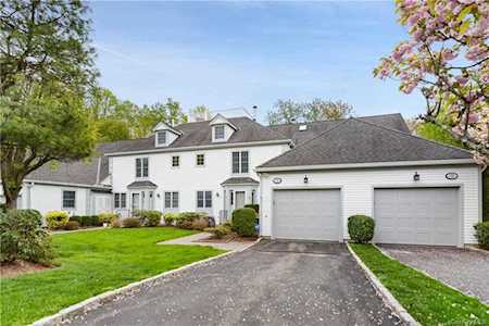 71 Brook Hills Circle White Plains, NY 10605
