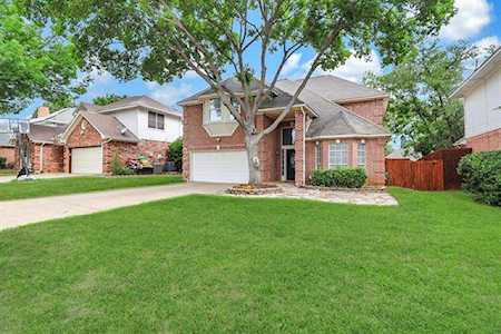 1806 Hunters Ridge Drive Grapevine, TX 76051
