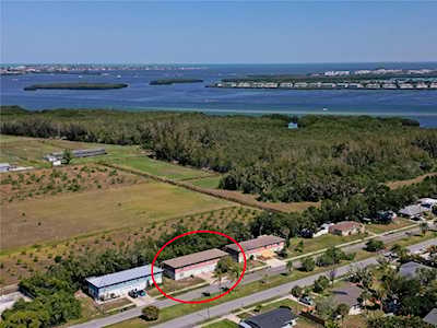 3902 118th St W Bradenton, FL 34210
