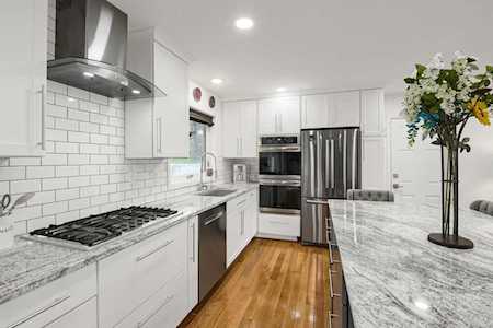 1979 Knob Road Mendota Heights, MN 55118