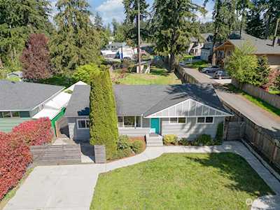 17904 1st Ave NE Shoreline, WA 98155