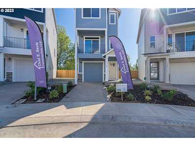 1458 N Steiwer LN Newberg, OR 97132