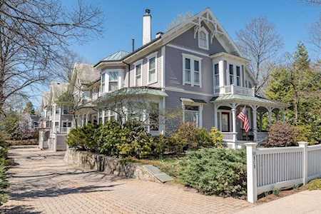 619 Washington St #D Wellesley, MA 02482