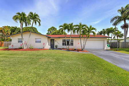 10880 SW 125th St Miami, FL 33176