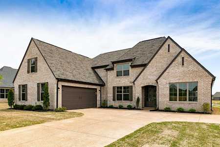 9725 N Woodland Fox Ln Cordova, TN 38018