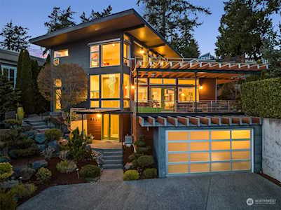 8124 NE Juanita Drive Kirkland, WA 98034
