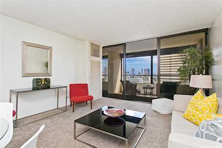 1717 Mott Smith Drive #914 Honolulu, HI 96822