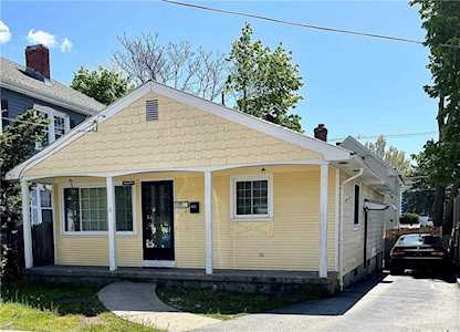 5 Anchor St Providence, RI 02908