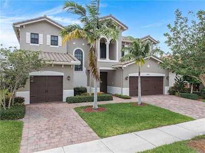 8971 Lakeview Pl Parkland, FL 33076