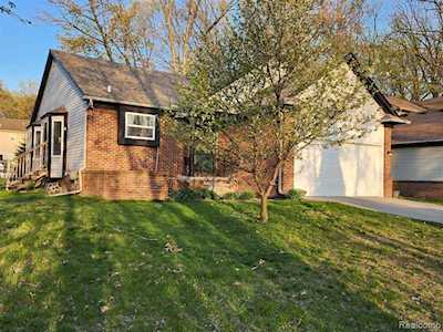 1700 N Carlson St Westland, MI 48185