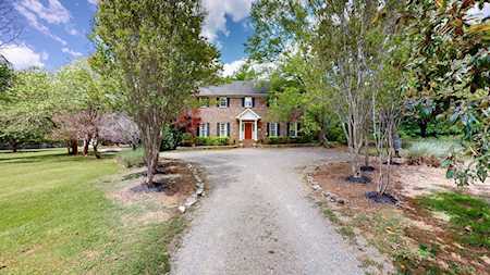 29 Hummingbird Dr Fayetteville, TN 37334