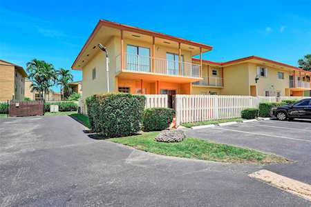 8320 SW 154th Ave #33 Miami, FL 33193