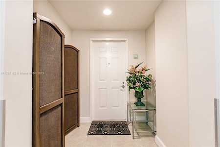 3330 NE 190th St #314 Aventura, FL 33180