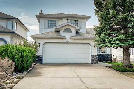 412 Scenic View Bay NW Calgary, AB T3L 1Z4