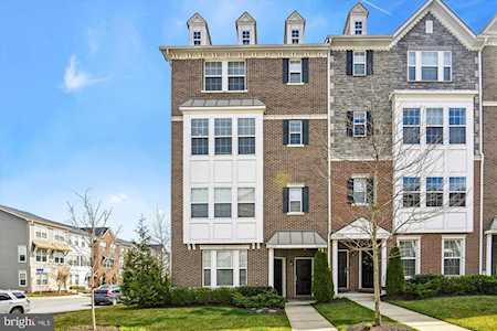 44052 Peirosa Terrace Chantilly, VA 20152