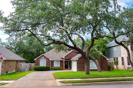2511 Field Lark DR Round Rock, TX 78681