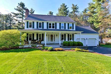 15 Plowshare Ct Mansfield, MA 02048