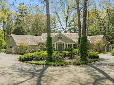 198 Winding River Rd Wellesley, MA 02482