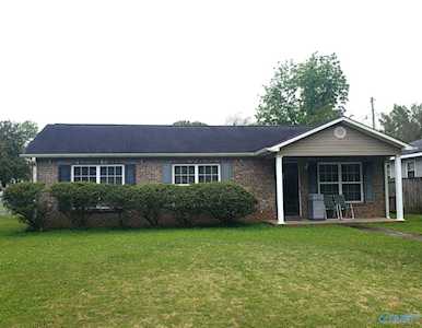 2011 SE SE 8th Street Decatur, AL 35601