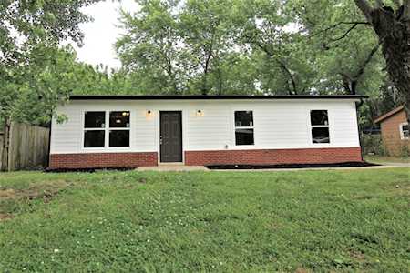2306 Sycamore Cir Murfreesboro, TN 37130