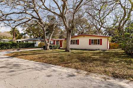 7250 Lynnwood Ave N St. Petersburg, FL 33710
