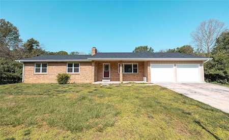 1506 Hull Valley Dr Waynesville, MO 65583