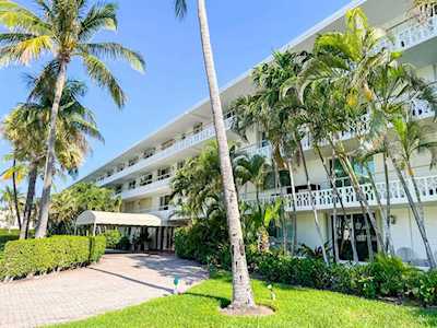 139 Sunrise Avenue #203 Palm Beach, FL 33480