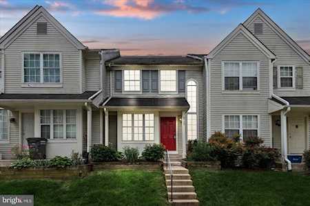 8733 Village Green Ct Alexandria, VA 22309