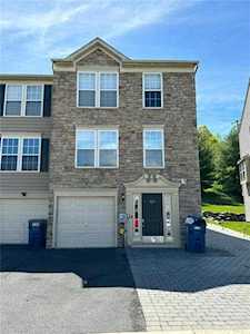 112 Knollwood Dr Easton, PA 18042